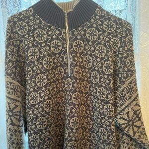 Tundra womens sweater